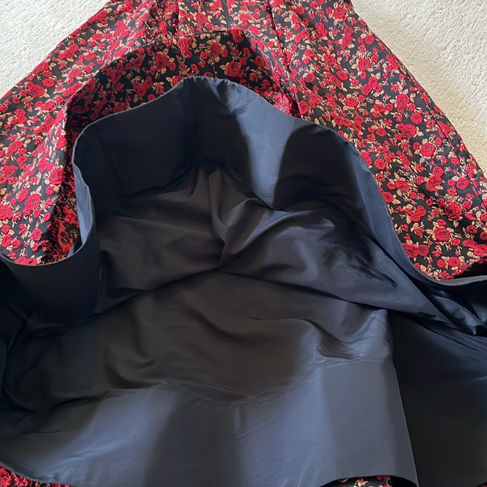 Alice + Olivia Floral Brocade Gown - Picture 15 of 16